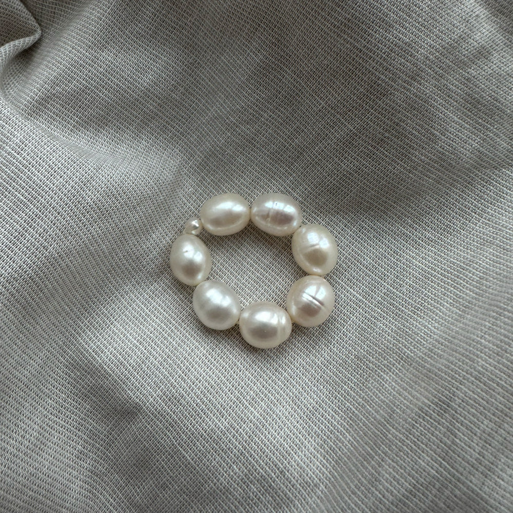 STATEMENT PEARL RING